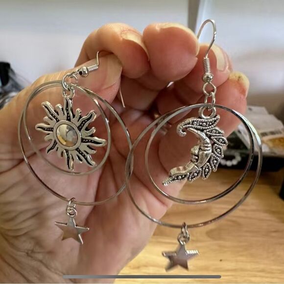 Celestial Hoop earrings Sun and Moon in silver - Picture 3 of 8